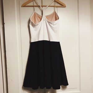 Lululemon *rare* Power Play Dress 8 Black white